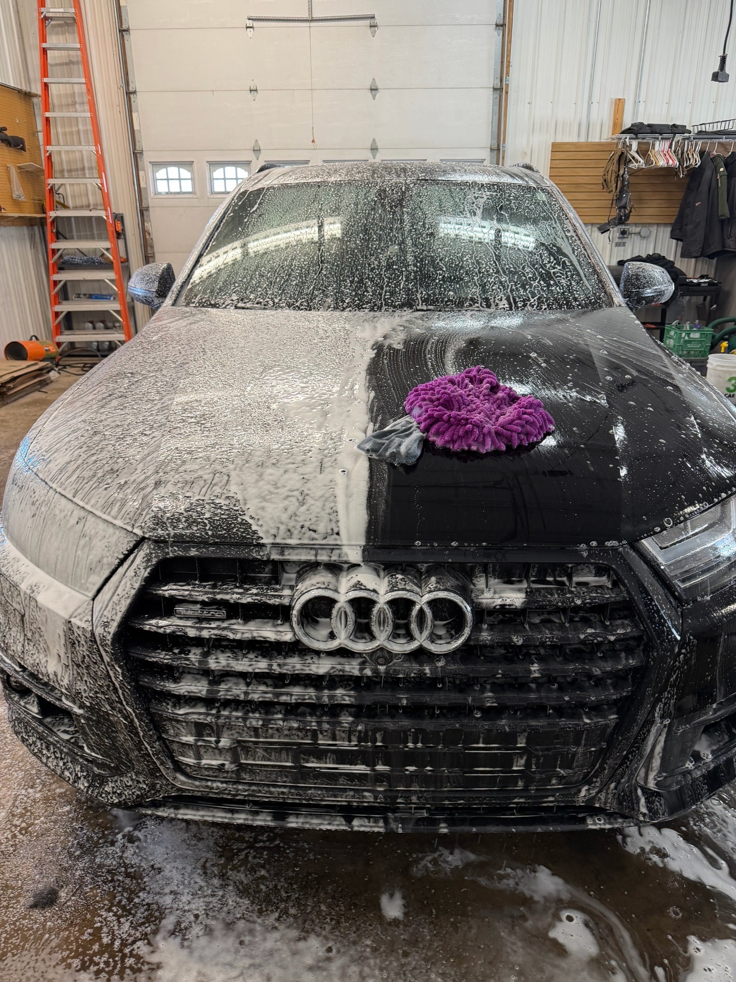 Audi Q7 — Foam Wash